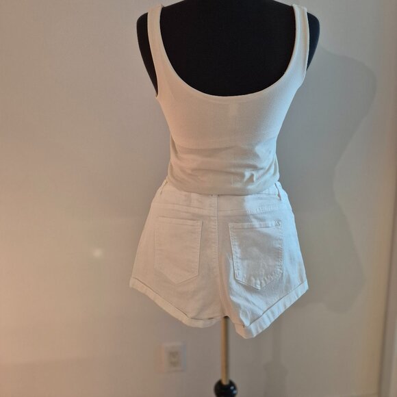 H&M Women`s Jean Shorts - Picture 2 of 4